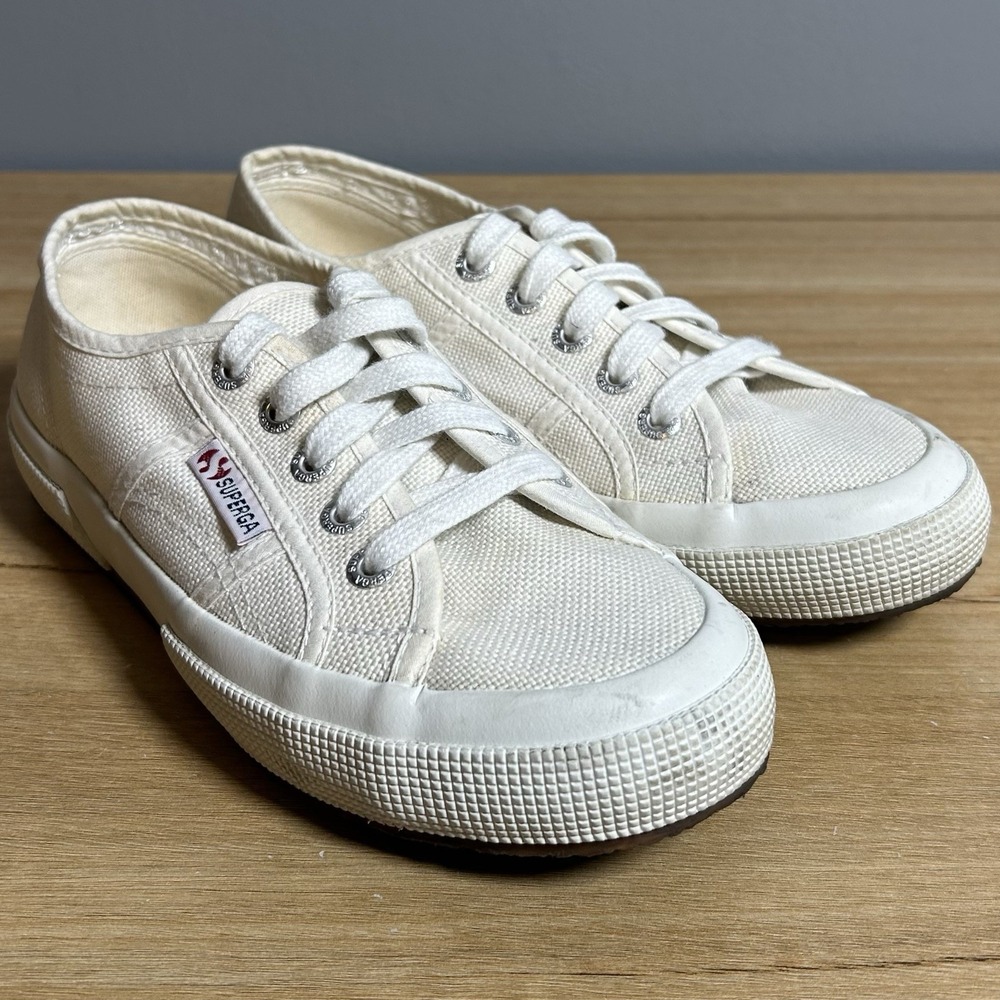 Superga 2750 Cotu White Classic Canvas Low Top Lace Up Sneakers Clean Girl Style